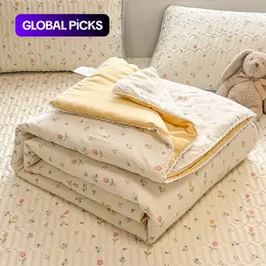 lightweight summer quilt with lace-trimmed tulip floral pattern—soft, breathable, and ideal for use in the bedroom, office, living room, or for general home relaxation during the summer season Soft Lightweight Quilts Soft Bedding #GLOBAL PICKS