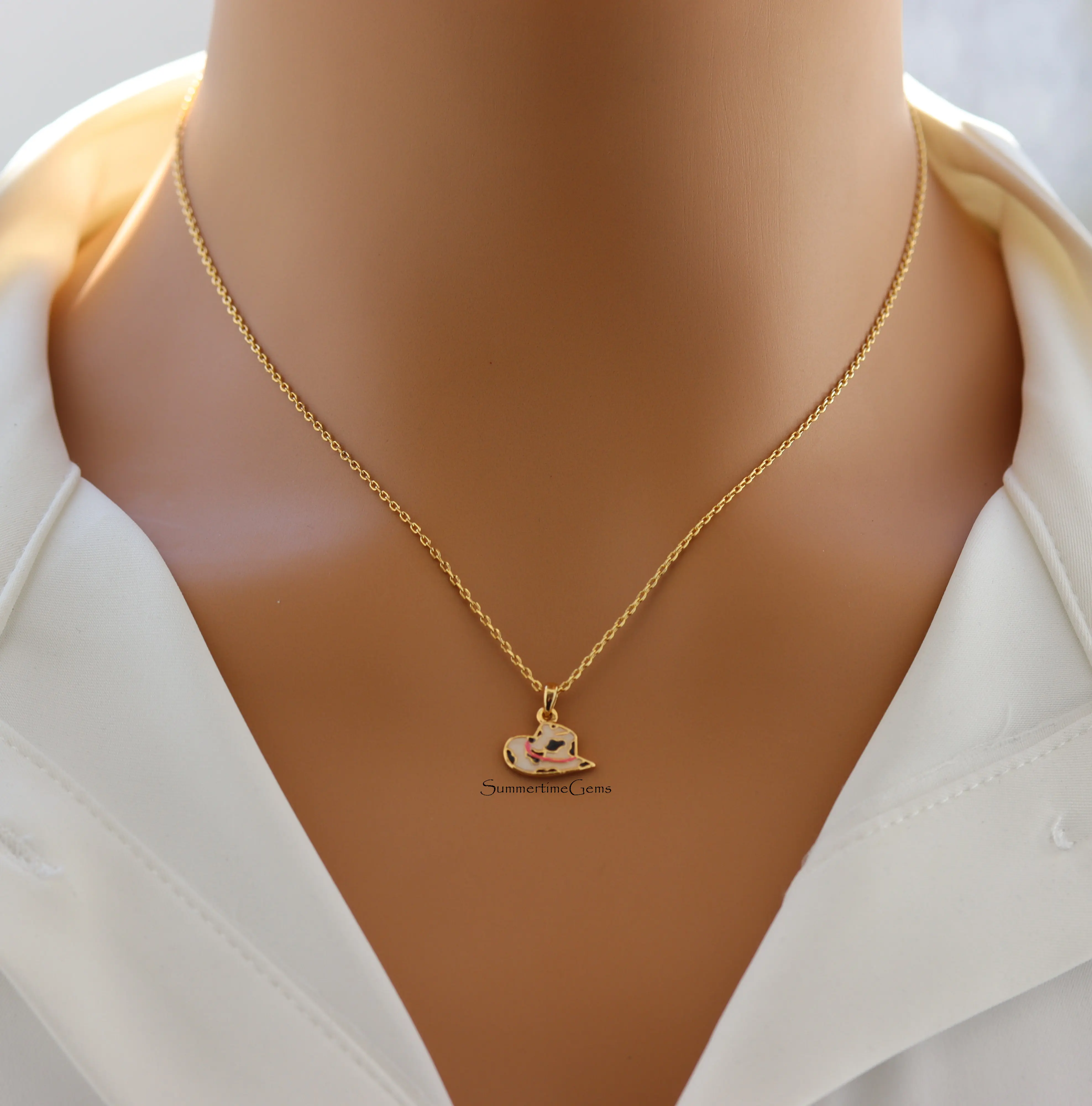 14K Gold Plated Cowboy Hat Pendant Necklace – Western Rodeo Jewelry for Women, Western Wear, Brass