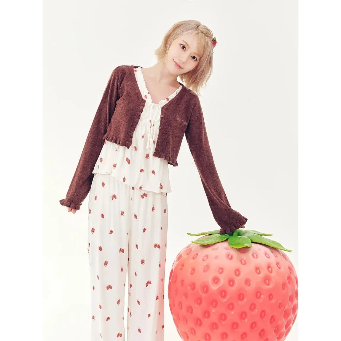 Strawberry Rayon Cut-and-sew Pants