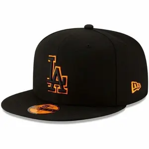 Los Angeles Dodgers New Era 9FORTY Snapback Baseball Cap – Black, flat brim, white LA logo and commemorative badge on the side, MLB streetwear accessory.