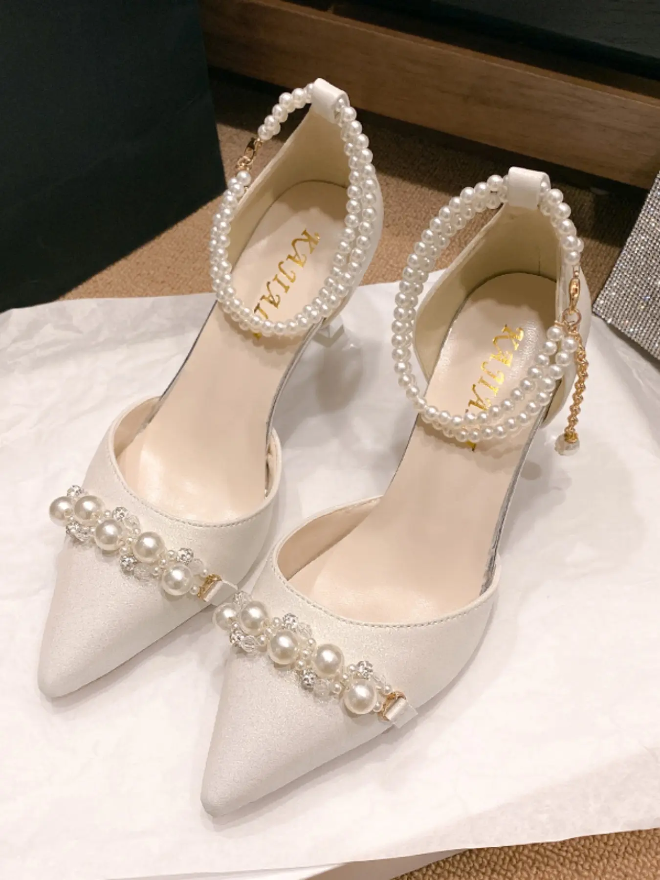 New Women's Pointed Toe High Heels, Flared Heels, Rhinestone Accent, Elegant Design, Perfect for Special Occasions & Daily Wear, Elegant Party Shoes, Sparkly Party Shoes, Fashionable Party Shoes, Party Footwear