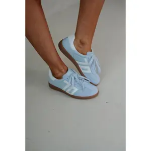 Back 70 Cloud Sneakers-Light Sky