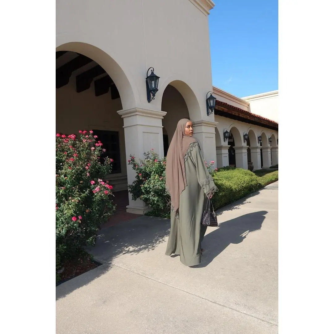 L A C E - NIDA CLOSED ABAYA