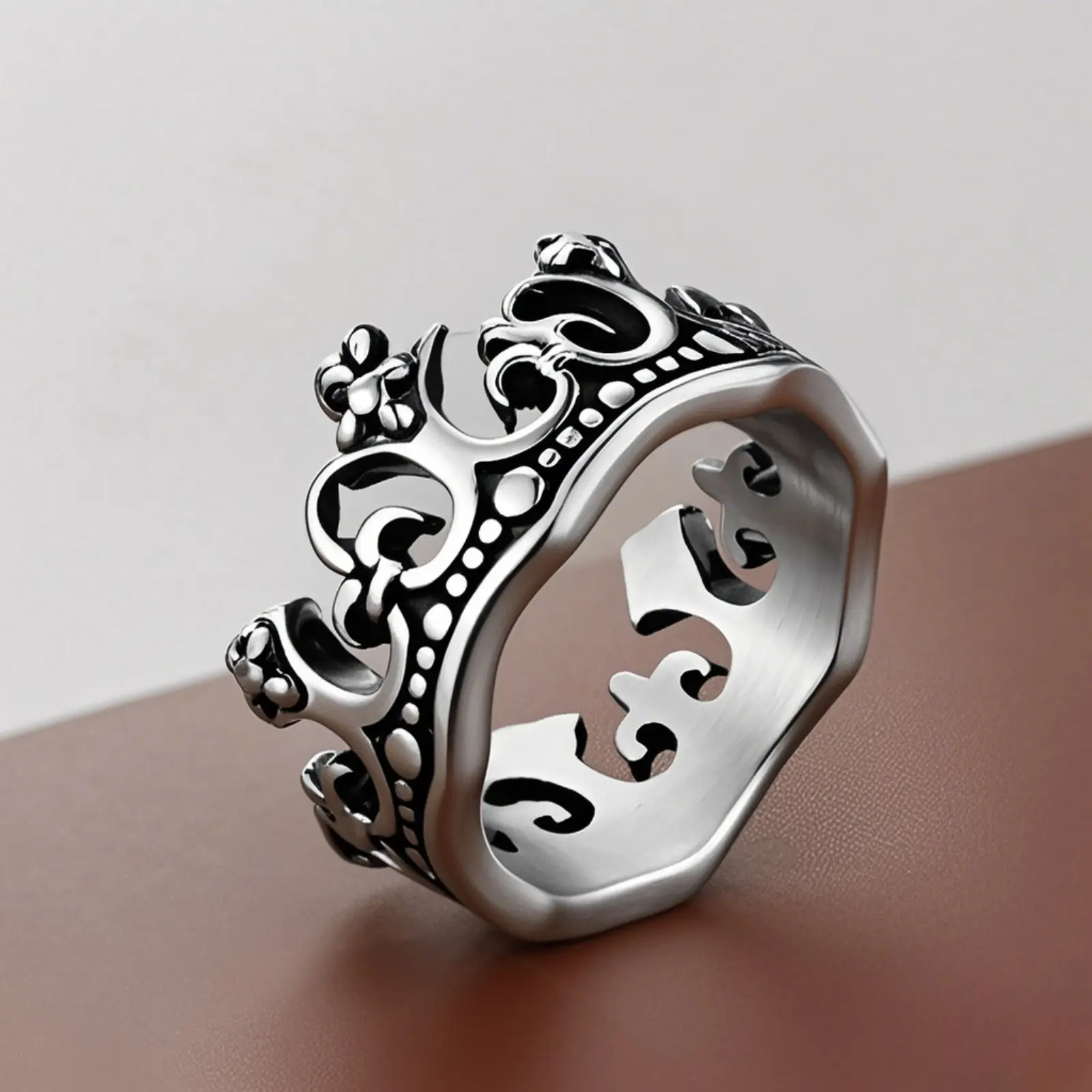 High-End Retro Men's Stainless Steel Statement Crown Ring - Rotating Openwork Vintage Spoon Ring, Non-Tarnish Costume Jewelry, Accessories for Adults, Suitable for Daily Wear, Thanksgiving Gifts, Rotating Openwork Ring