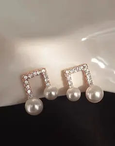 S925 pure silver natural sea pearl musical note diamond stud earrings, 4-6mm