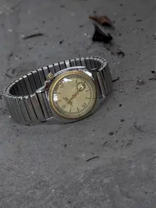 Vintage Japanese Style Quartz Watch, Silver Color Analog Dial, Mineral Glass, Casual Unisex Design, Perfect Couple Gift, Fashionable Stylish Watch