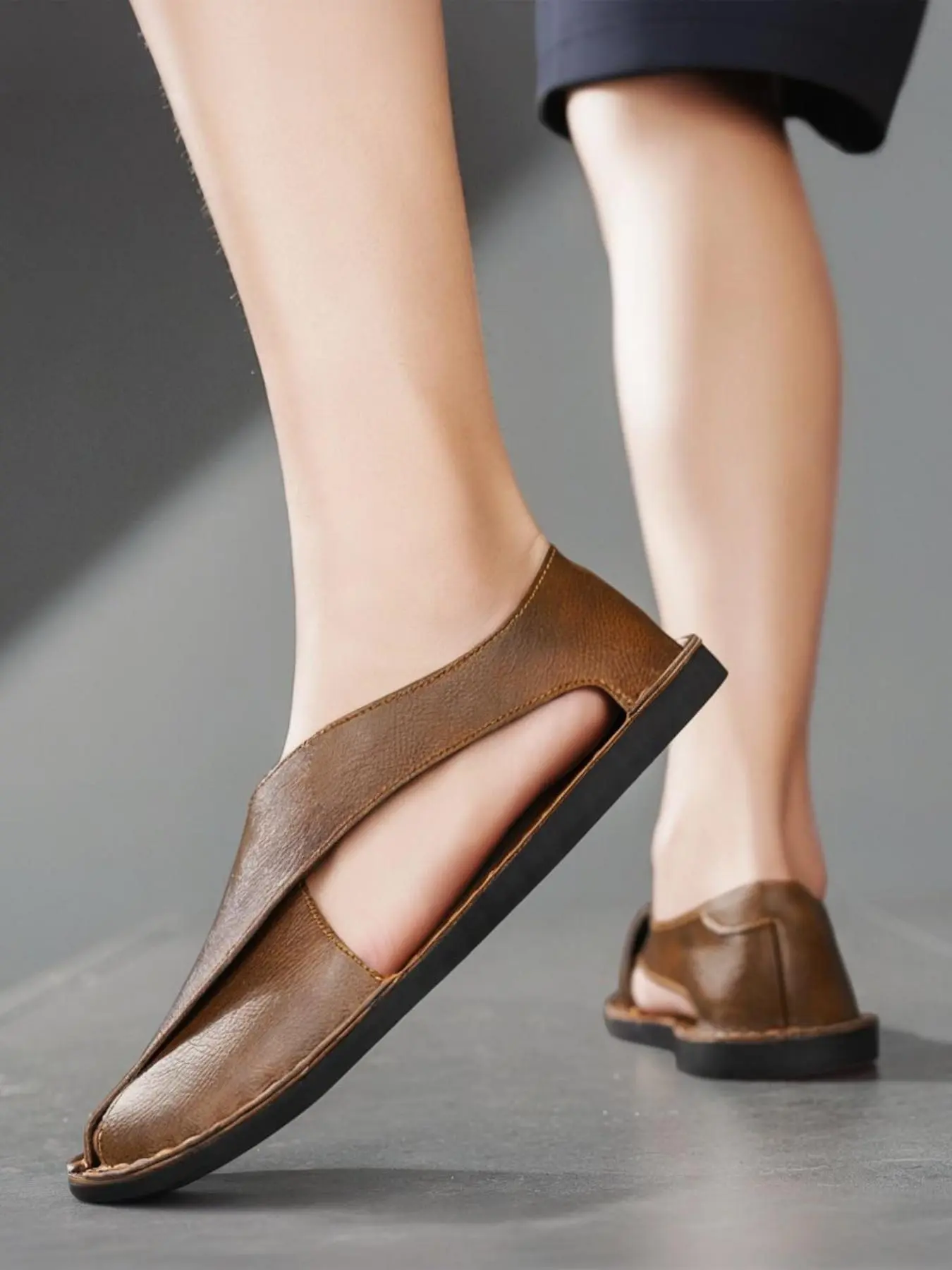 Men's Leather Sandals, Stylish Summer Footwear, Comfortable Low Heel Shoes, Perfect for Outdoor Activities, Elegant Design, /