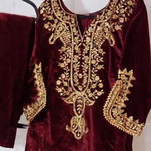 Salwar kameez velvet size 42-44