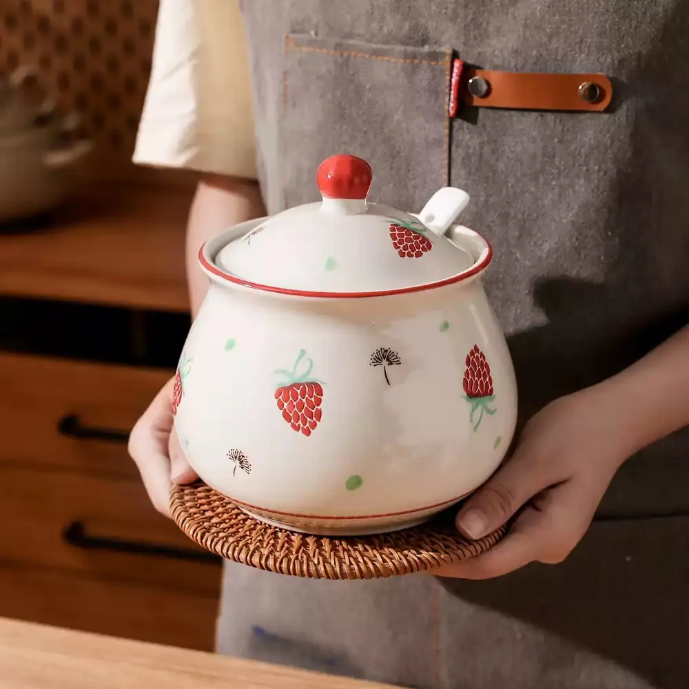 Ceramic Strawberry Pattern Seasoning Spice Jar Set, Spice Containers, Spices Containers, Large Capacity Kitchen Salt Container, Home Use Sugar Jar, Oil Storage Bottle, Classic Style, Kitchenware