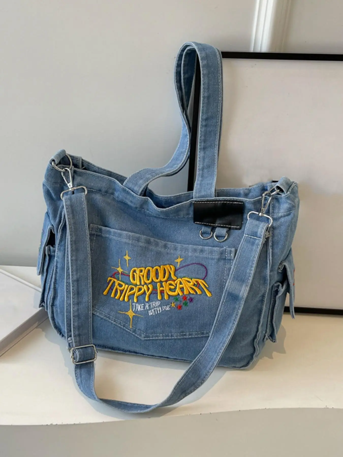 Retro distressed denim chain shoulder handbag, Trendy Vintage Bag, niche design simple and classic imitation denim button design, trendy casual versatile handbag, suitable for daily travel, shopping, Denim shoulder purse