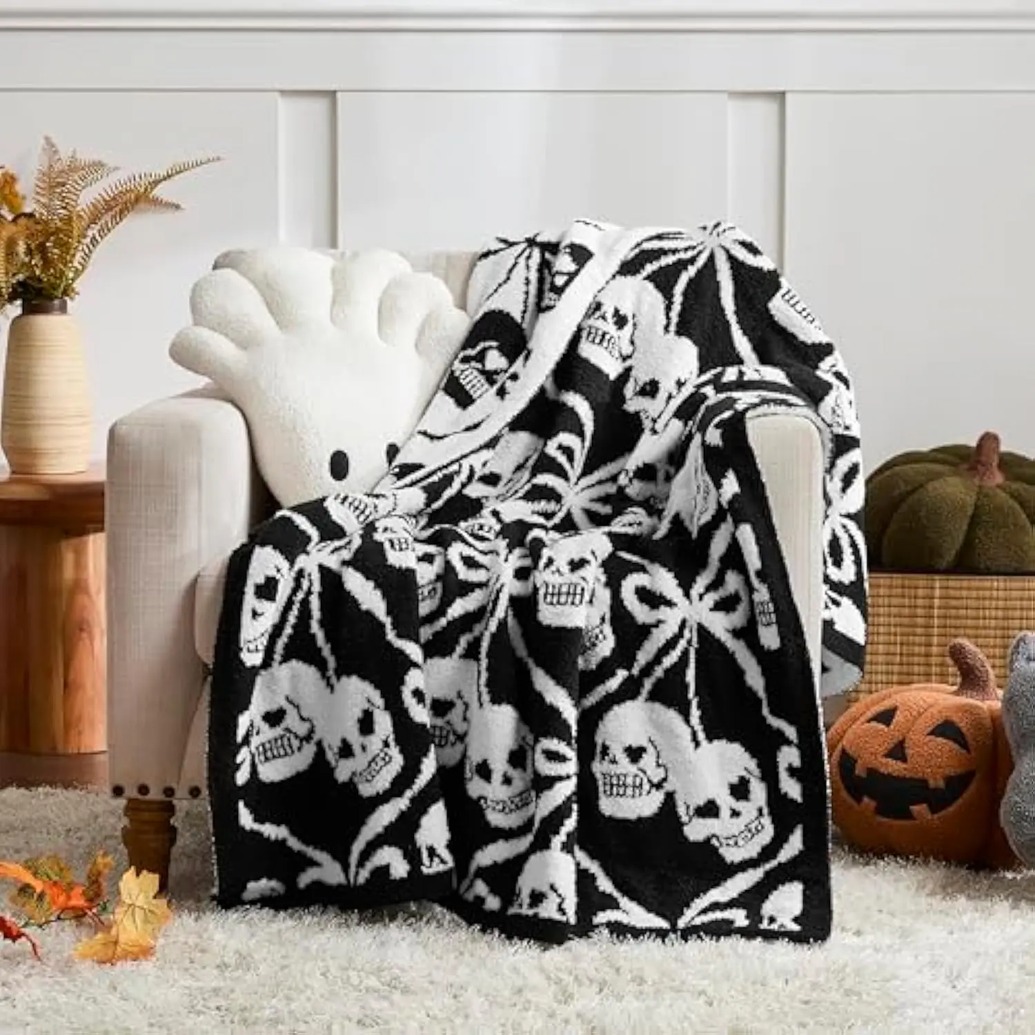 Eyesoul Halloween Throw Blanket Reversible Super Soft Knitted Blankets for Couch Bed Sofa Microfiber Warm Cozy Comfy Lightweight Fall Comfort Fluffy Fuzzy Knit Blanket Cute 50x60 Inches Skull & Bones