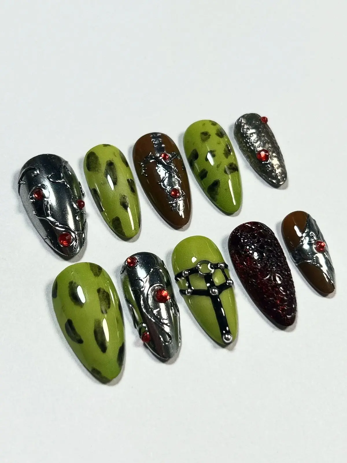 Handmade Halloween Monster Press-On Nails Set, Luxury 3D Liquid Silver Reptile Almond False Nails