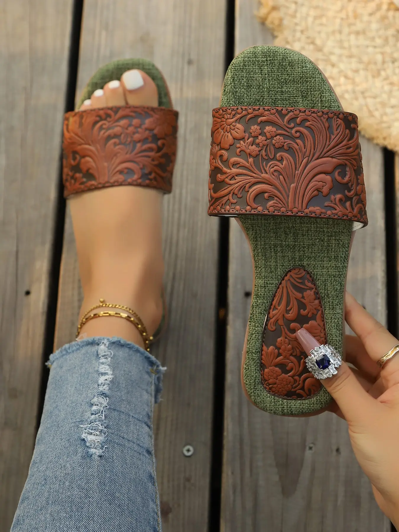 Women's Vintage Baroque Style Wide Fit Flat Summer Elegant Floral Sandals, Golden Floral Embossed Soft Sole Anti-Slip Shoes for Party, Beach and Daily Wear