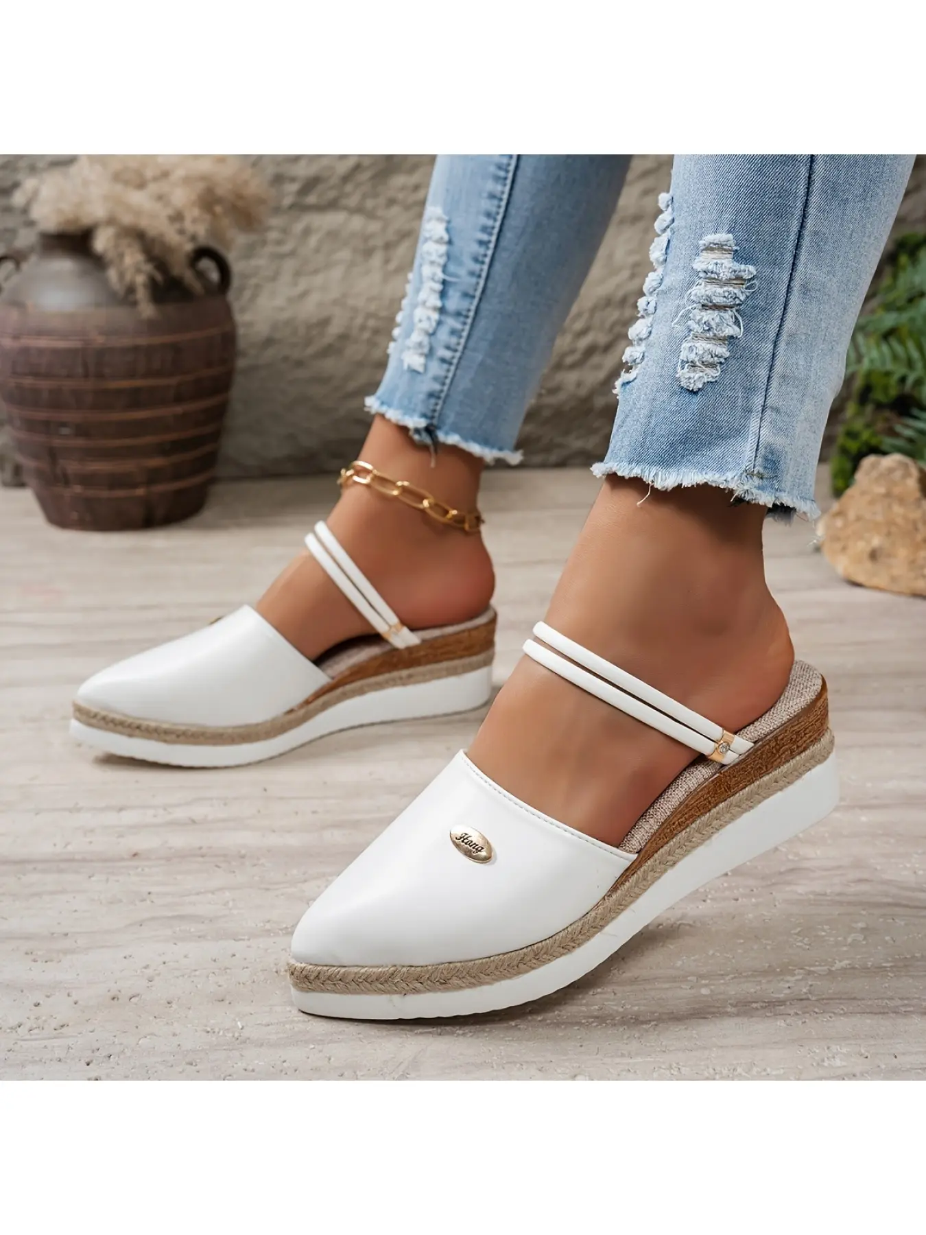 Handmade woven outdoor slippers for women, new summer style, fashionable wedge heel, platform thick sole, waterproof, open-toe high-heeled sandals, closed-toe beach slippers for women, Elegant sandal, Casual Summer Sandals, Fashionable Footwear