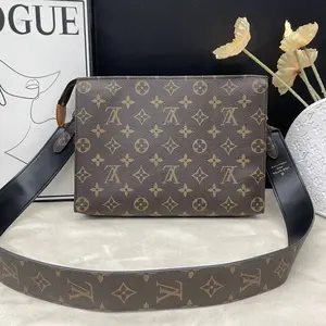 Pre-owned Louis Vuitton PVC Shoulder Bags 7.8'' R17719 Shoulder Bag C10149779795 0325 T1 Chloe