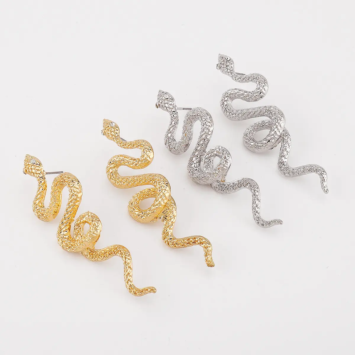 1 Pair Women Statement Dangle Earrings, Trendy Gothic Y2K Long Textured Spiral Wavy Snake Drop Jewelry, Lightweight Hypoallergenic Gold Serpent Ear Accessories for Club Party Dating Halloween & Holiday Gift