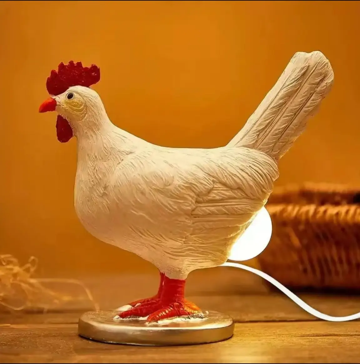 Creative Resin Egg-Laying Chicken Decorative Night Light - Realistic Simulated Animal Statue Illuminated LED Table Lamp, Cute Bedroom LED Lights, Novelty Home Decor Statue & Creative Gift for Kids, Ambient Decor Lighting, Illuminated Night Light