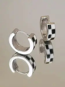 Fashionable Minimalist Chessboard Earrings, versatile earrings, Pair of Stylish Ear Cuffs, Trendy Accessory for Women, Perfect Gift Idea