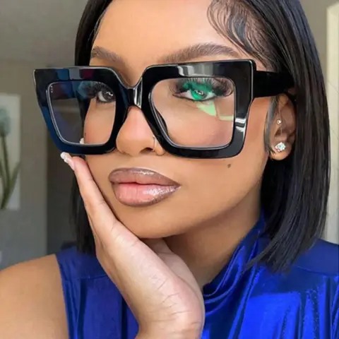 Women's Square Oversized Frame Glasses, Square Fashion Glasses, Metal Hinges, Anti-Blue Light, Casual Style, Stylish Square Frames, Perfect for Office & Photography Use