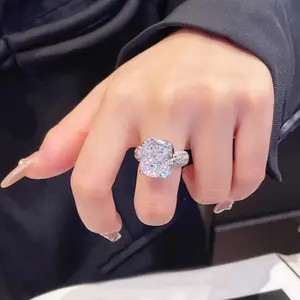 Luxury Imitation white Diamond Ring Inspired by Christie's Auction Two Hundred Million Dollar Design Elegant Ice Flower Cut Long Rectangular Shaped High Carbon White Diamond Women's Ring