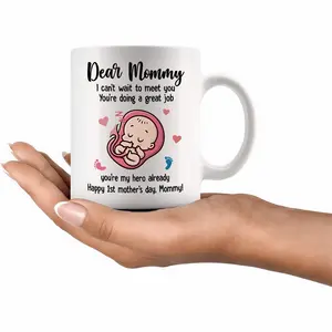 Mother's Day Ceramic Mug 11oz for Expecting Moms - 'Dear Mommy, Happy 1st Mother's Day' Message Coffee Cup - Pregnancy Announcement Gift for New Mothers - No Electricity or Feathers, Safe for Hot Beverages, 14+ Age Group