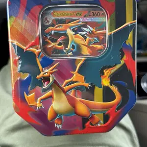 Pokémon TCG Charizard & Mega Charizard Multicolor Tin Standard Card Charizard box