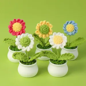 Handmade Crochet Daisy Potted Plant, 1 Count Cute Artificial Flower Potted Plant Fake Plant Decoration, Indoor Faux Plant, Decorative Flower for Home Office Car, Teenage Girl Gifts