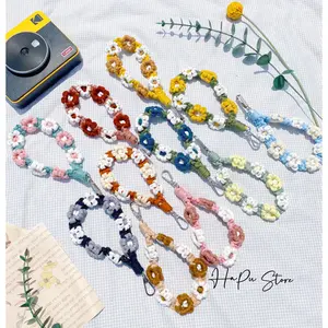 [NEW] Macrame Daisy Keychain & Short Hand Strap | Handmade Phone Wristlet