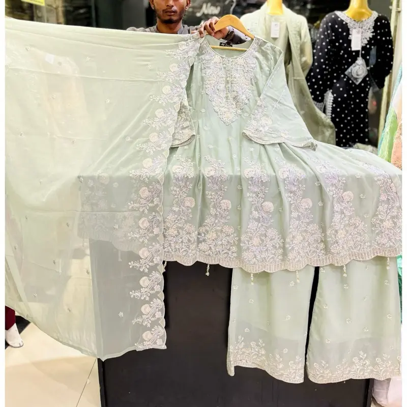 Pakistani Gorgeous Embroidered Chiffon Suit