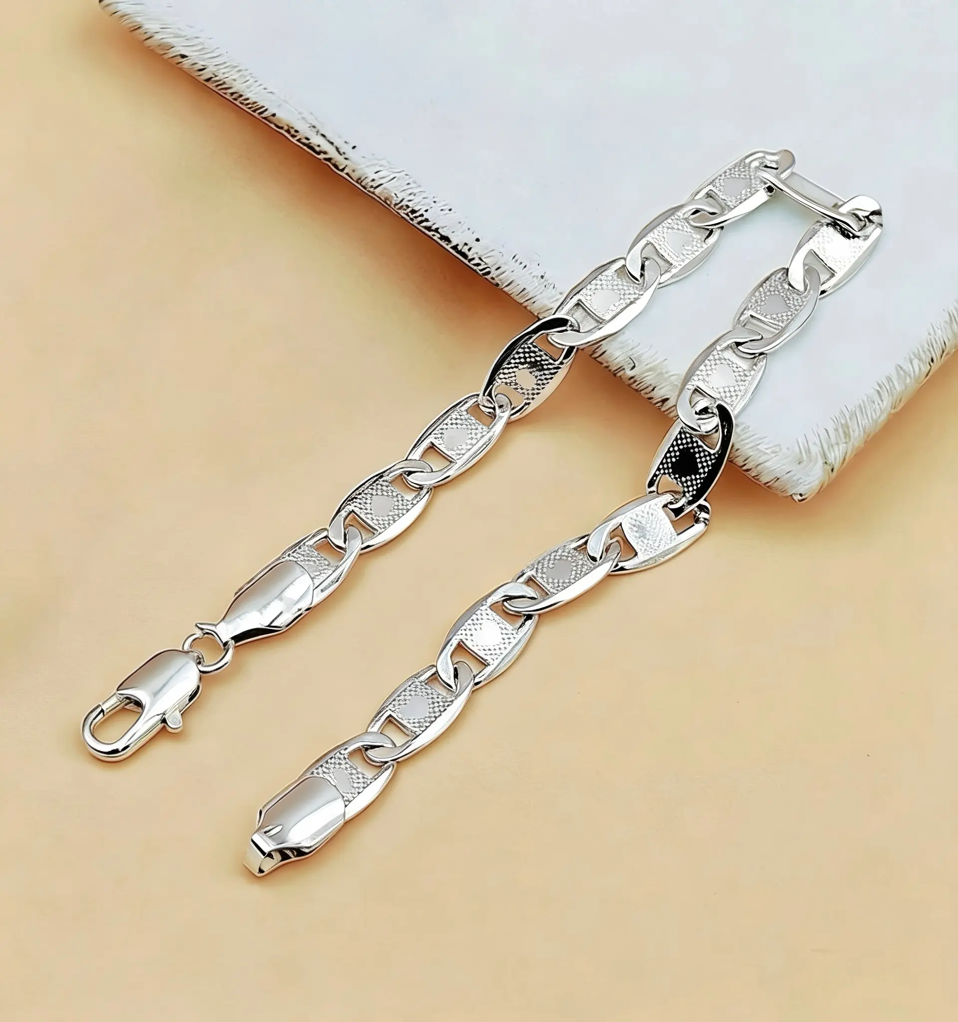 S925 Sterling Silver Textured Figaro Chain Bracelet with Engraved Heart Pattern, Hypoallergenic Solid Silver Link Wrist Bangle, Elegant Stackable Fine Jewelry Gift for Birthday Anniversary