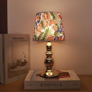 Vintage Style Fabric Table Lamp, USB Rechargeable Bedside Lamp with Soft Light, Decorative Desk Lamp for Bedroom, Living Room, Office, Indoor Decorative Light, Home Decoration Lamp