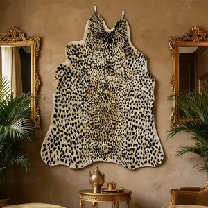 American Vintage Leopard Tapestry Wall Decoration, Luxurious Faux Animal Print, Living Room Bedroom Accent, Wild Charm