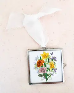 Custom Birth Flower Ornament - PERSONALIZED Gift Christmas, Mother's Day, Birthday, Grandmother gift, Floral family portrait, Grandma's garden Bouquet