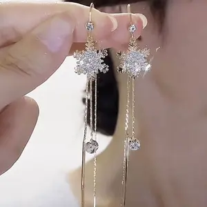 Snowflake Long Chain Design With Sparkling zirconia Inlaid Dangle Earrings DDES0062 Elegant Style Copper Jewelry Party Ornaments14KGold-Plated