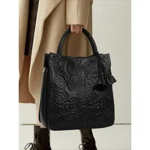 Light luxury and elegant vintage women's floral embossed handbag with large capacity, fashionable vegan leather tote bag, detachable shoulder strap for women's wallet and shoulder bag, suitable for daily use and work, making it a perfect holiday giftGift
