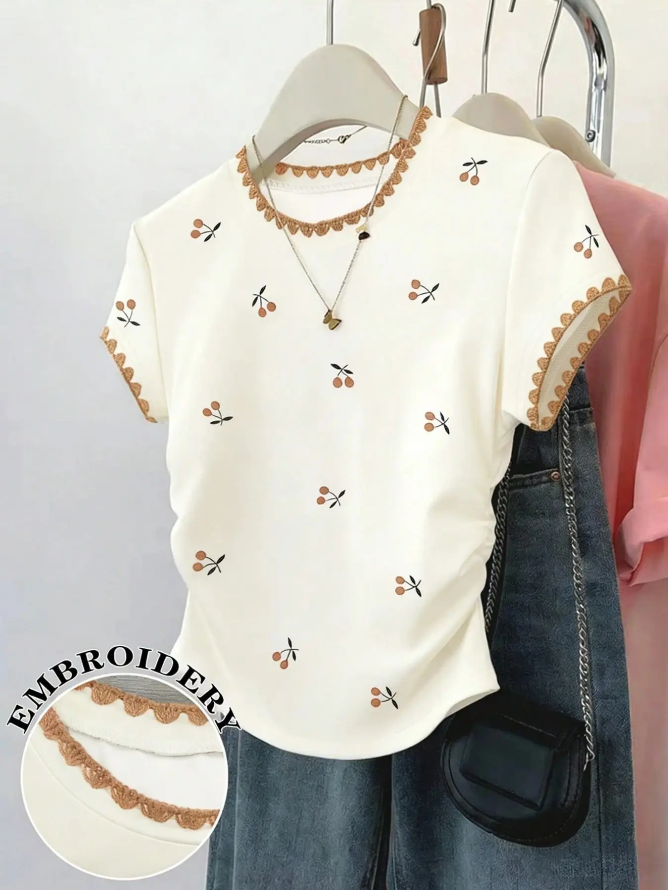 Women's Slim Fit Waist-Tucking Round Neck T-Shirt, Cherry Heart Print Casual T-Shirt, Spring Summer Women's Clothing, Daily Wear at Home, Tops, Style, Casual Comfy Clothes