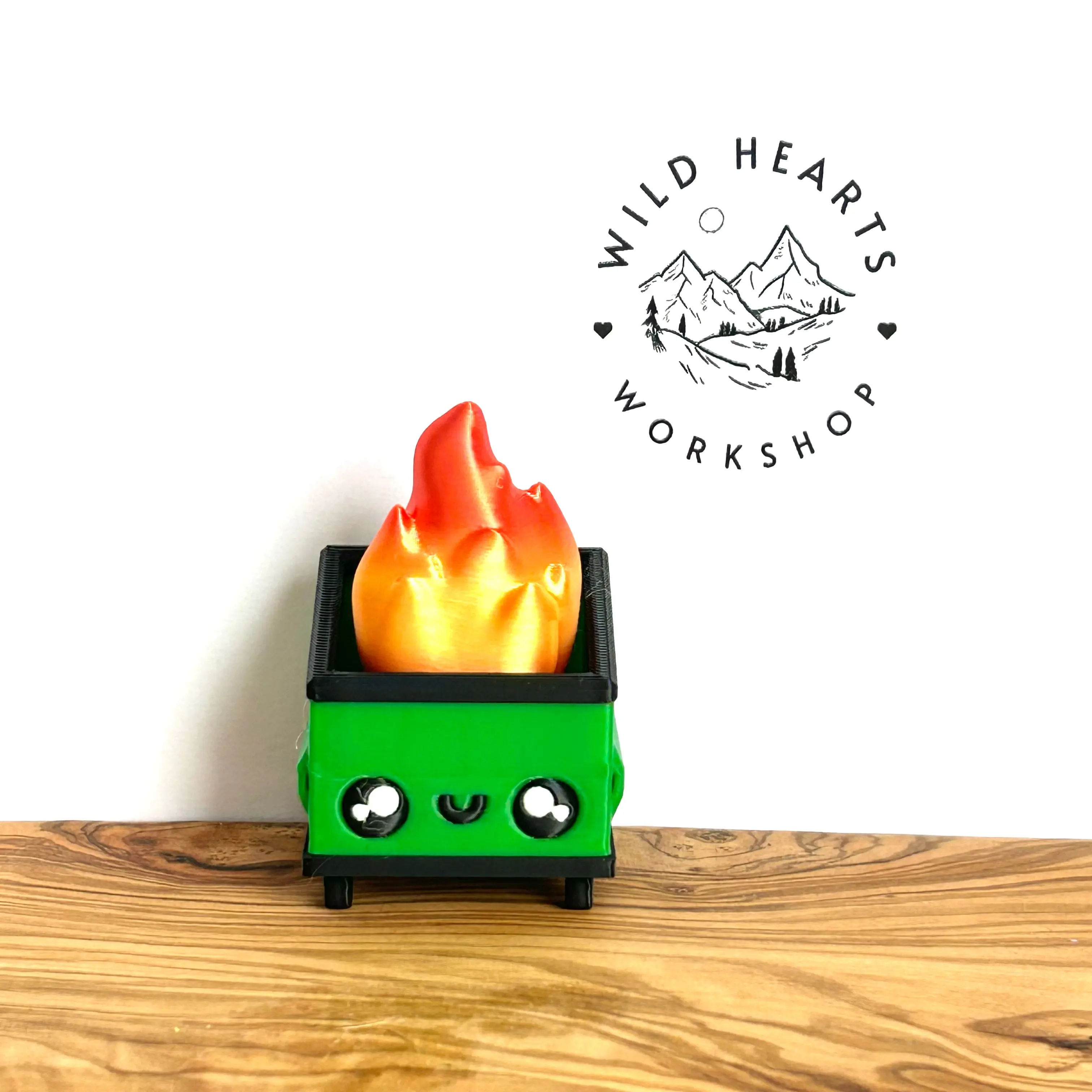 Glossy Reflective Smiley Dumpster Fire Clicker Statue, Lightweight Home Decor Ornaments, Ideal Gift for Home Supplies Enthusiasts
