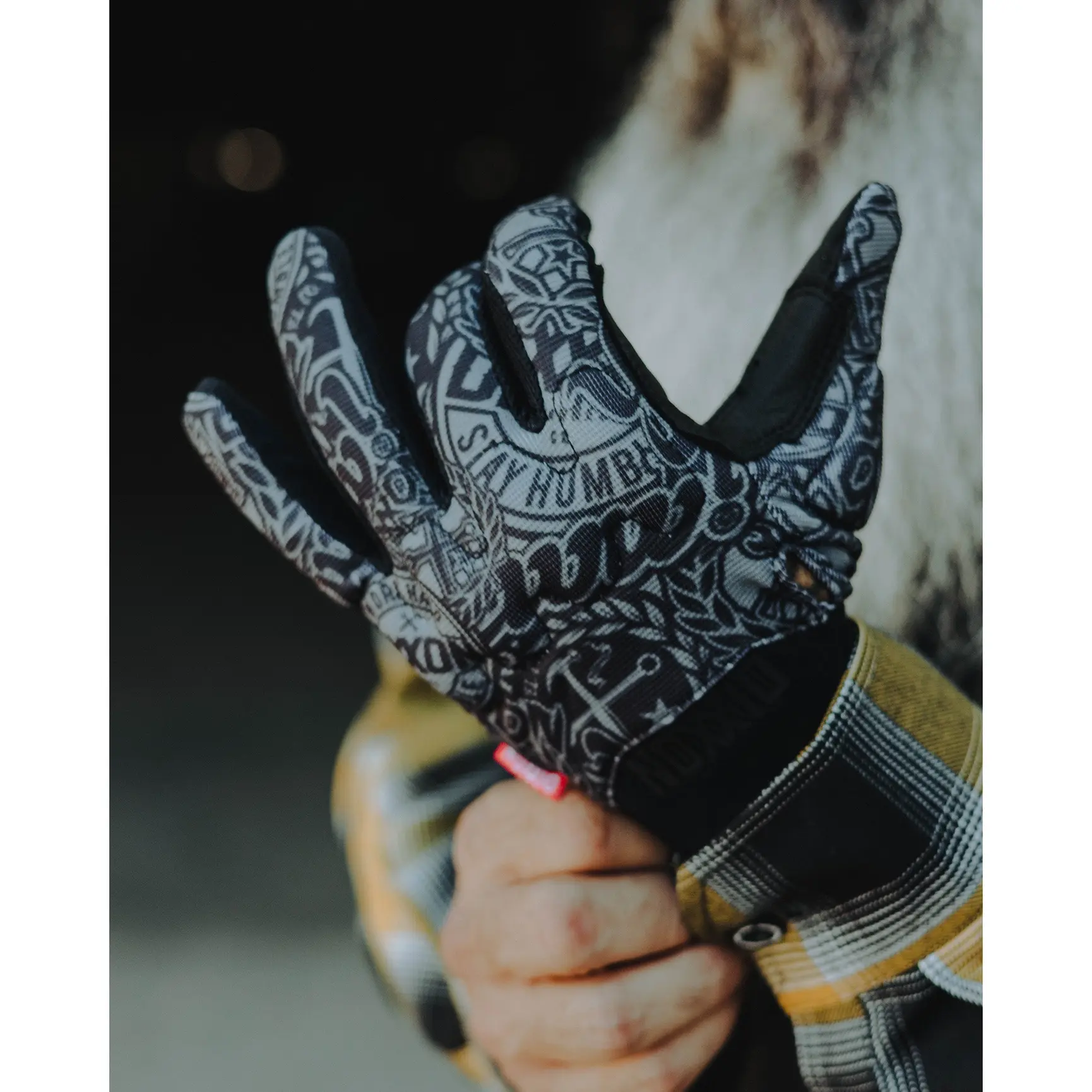 Holeshot Moto Gloves - Yeww!