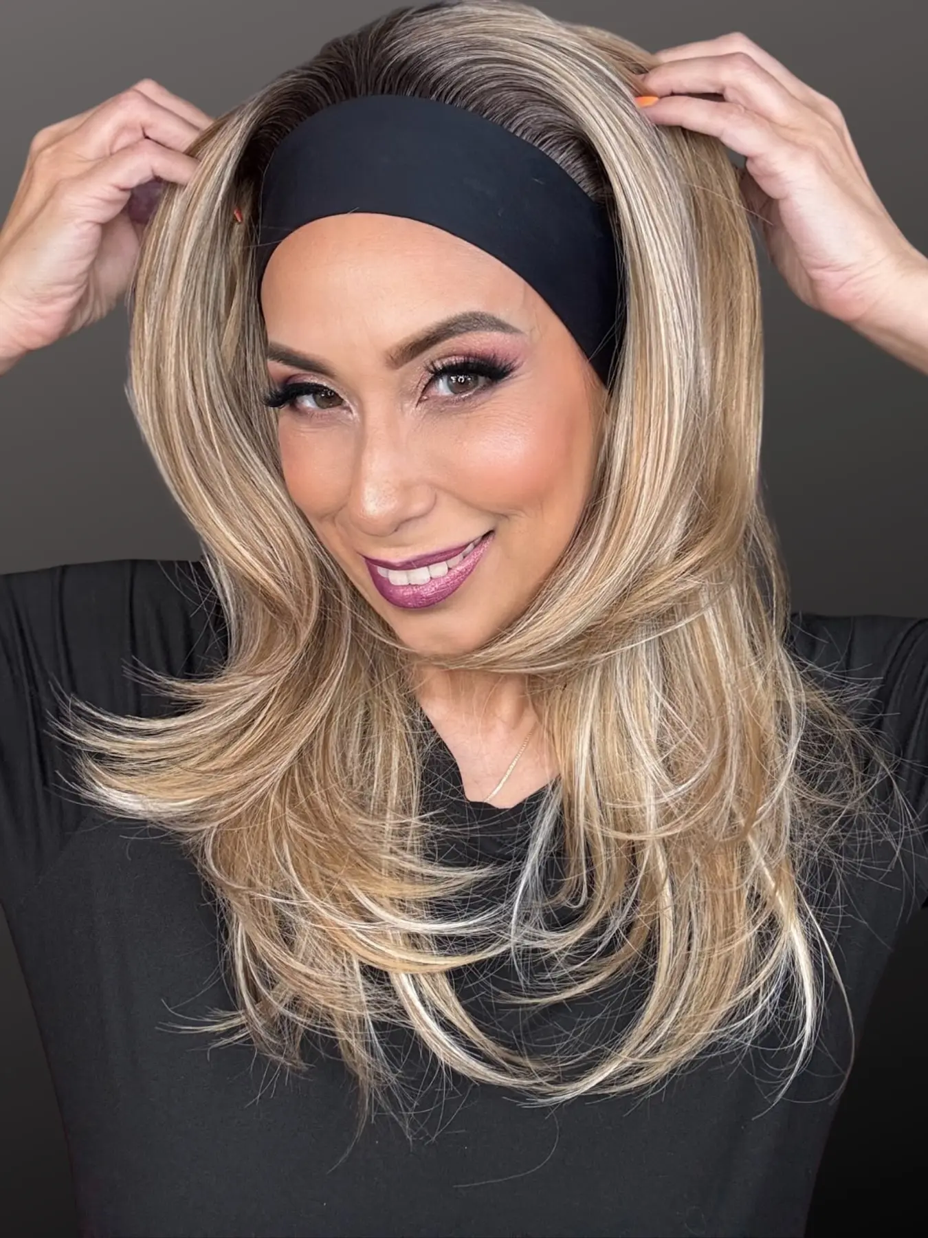 MACA BAKA Rynlee Beige Brown Blonde Layered Ombre Highlight Headband Wigs Wear and Go Glueless Low Density 18 Inches Natural Wavy Synthetic Wigs for Women Easy to Wear