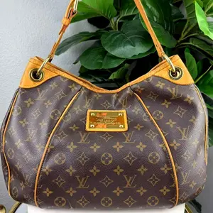 Pre-owned Louis Vuitton Canvas Shoulder Bags Authentic Monogram Galliera PM Shoulder Bag