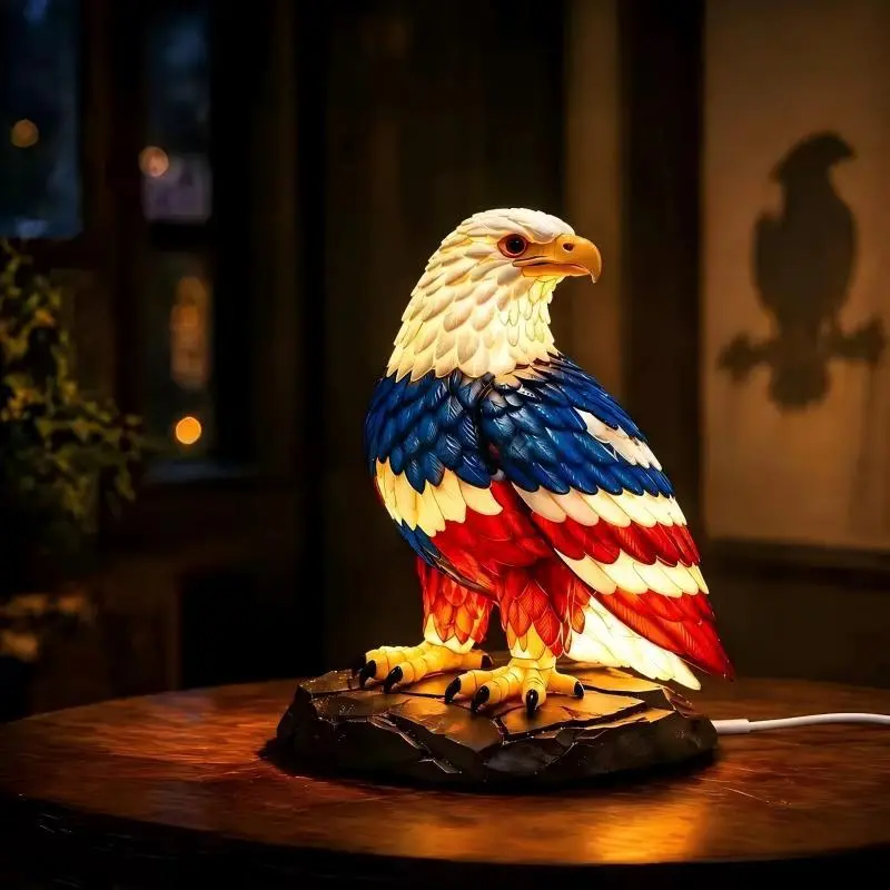 Independence Day patriotic style eagle resin decorative lamp - realistic eagle sculpture tabletop LED lamp - retro study soft furnishing desk lamp unique christmas gift