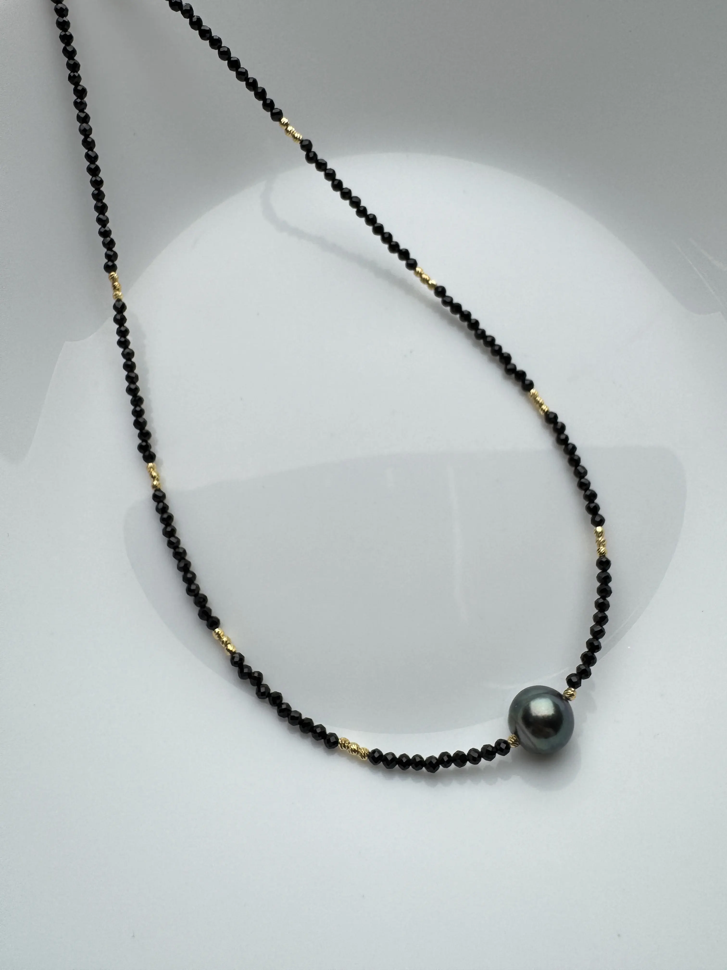 hx0003 Tahitian Pearl Black Spinel Beaded Two‑Tone Gold Accent Necklace