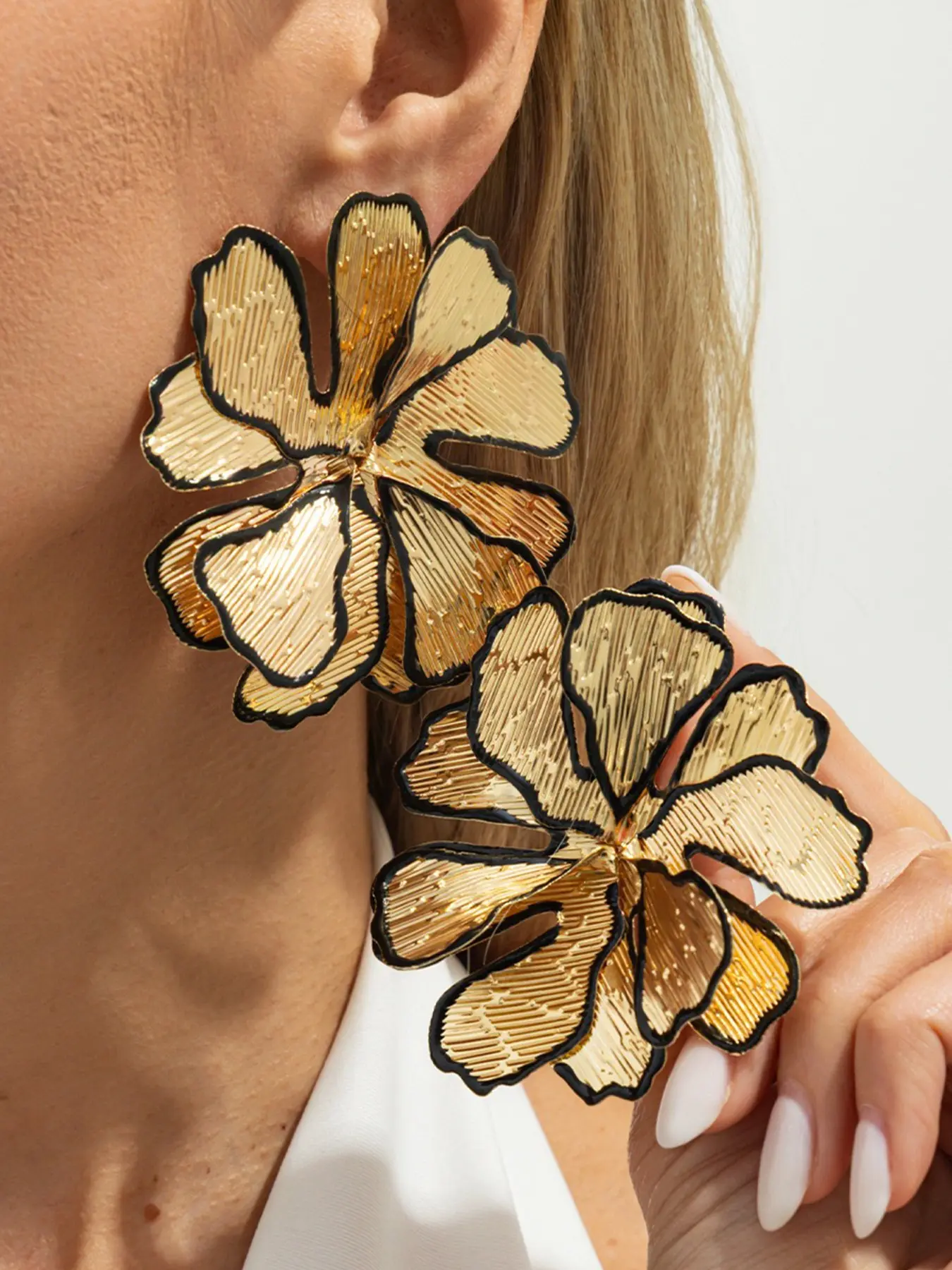 Chunky Good Flower Earings Statement Earrings for Women Gold Plated Large Irregular Leaf Drop Earrings Big Chunky Dangle Floral Earrings Set for Gift Dangling Earrings Stylish Jewelry