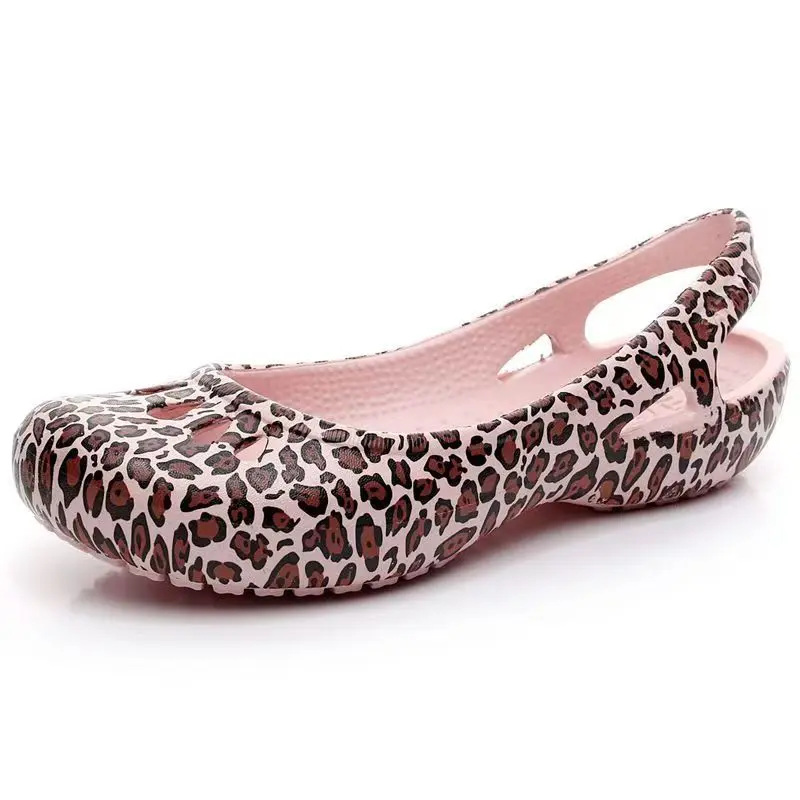 Leopard Print Beach Clogs! Summer Sandals: Feather-Light & Cloud-Comfy (Quick-Dry Magic for Wet Fun! Roar in Comfort! )Leopard Airflow Clogs: Sand & Water Sandals for Hot Days (Feather-Light Breeze!)