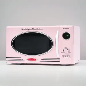 0.9 Cu. Ft. 800-Watt Retro Microwave Oven, Pink