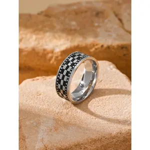 Women's Retro Checkerboard Ring - Luxury High-End Elegant Fashion Ring for Daily Wear, Elegant Fashion Rings