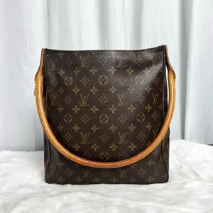 Pre-owned Louis Vuitton Looping MM Monogram Shoulder Bag|21017786 WWL