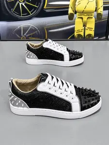 Fashionable rivet men's board shoes, trendy and versatile, low cut sports and casual shoes, comfortable and breathable, casual men's shoes, Skateboard shoes, Trending shoes, Skateboarding Shoes