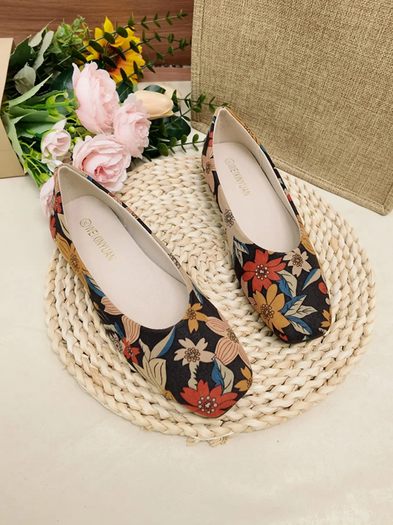 2026 Spring Summer New Square Toe Floral Low Top Shoes for Women, Soft Sole Casual Slip-On, Soft Soled Shoes, Comfortable for All Seasons, Flats Shoes Women