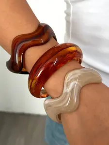 3-Piece Vintage Minimalist Women's Wave-Shaped Acrylic Resin Bracelets, Elegant Beaded Design, Perfect for Daily Wear and Gifts